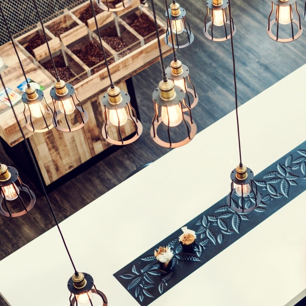 نورپردازی حرفه‌ ای رستوران - گروه معماری بنیستا