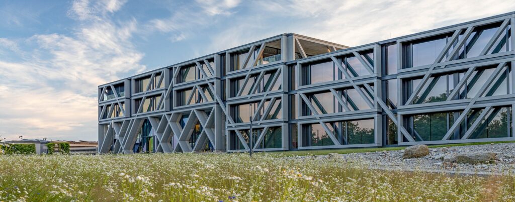 نمای ساختمان IGZ و نقش آن در کنترل دمای غیرفعال - گروه معماری بنیستا